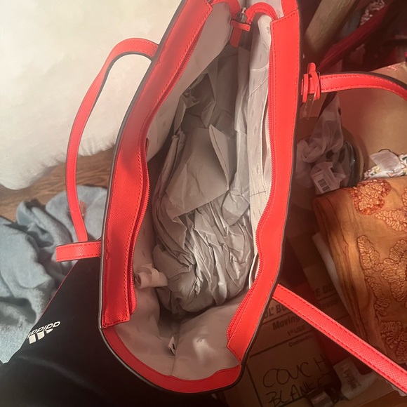 Kate Spade summer pink tote! Perfect for your summer wardrobe on vaca or @ work! - Picture 6 of 7